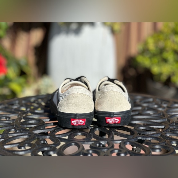 Vans — - Picture 3 of 7